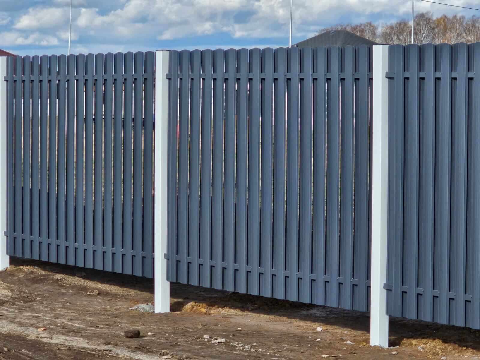 Забор из евроштакетника 234м RAL7024/7024 Серый Графит двусторонний фото 1 в Барнауле