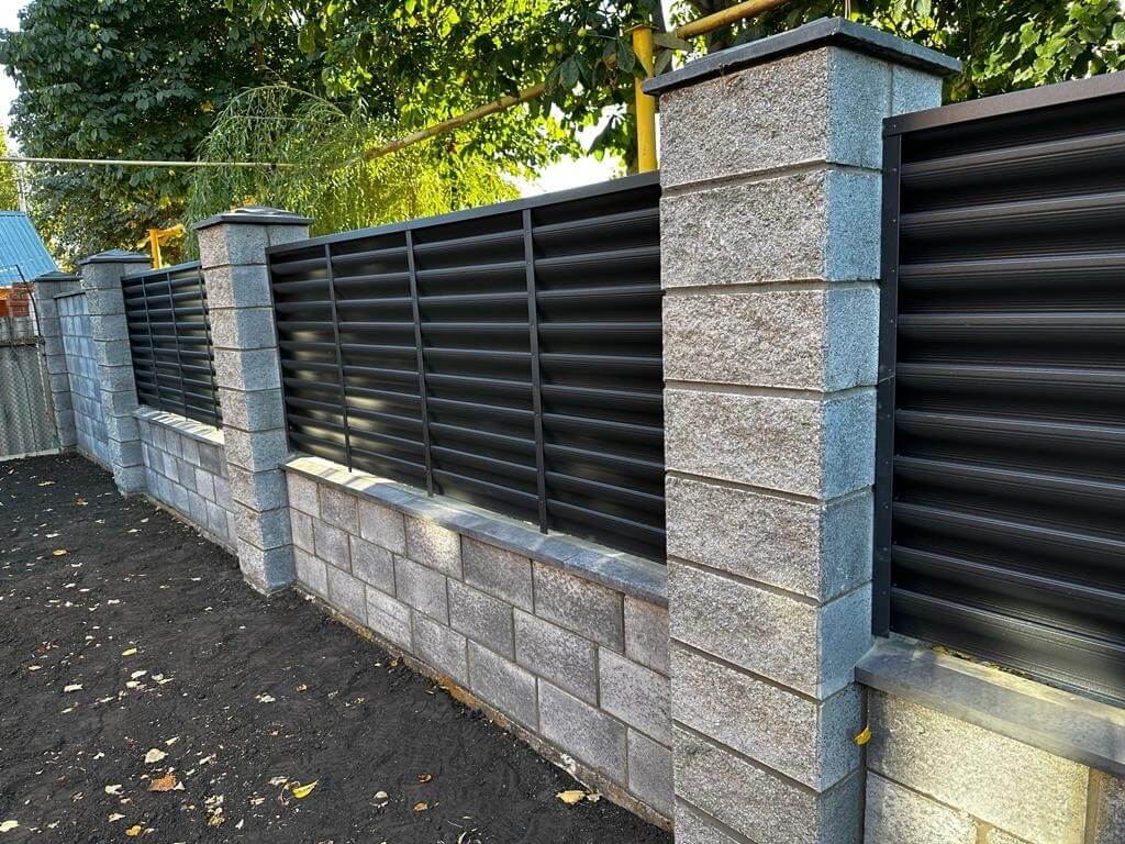 Забор-жалюзи 19м RAL7024/7024 Серый Графит двусторонний MATTE фото 6 в Барнауле